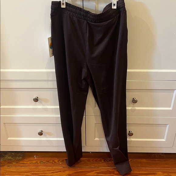 Vuori Brown Women's Pants - Picture 6 of 6